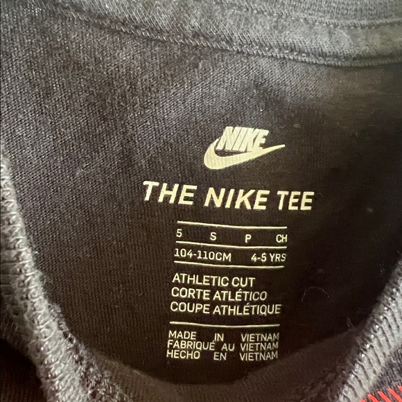 Nike Clothes for Boys - Picture 6 of 7